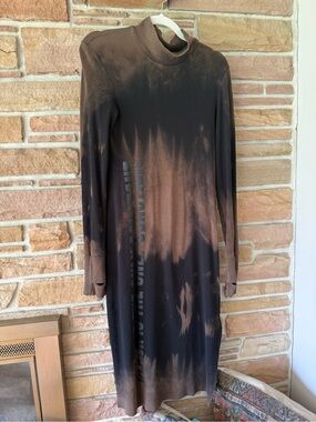 Studio B3 urban dress fits medium and small.